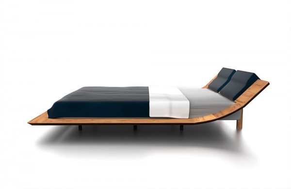 Dřevěná postel Leboron
